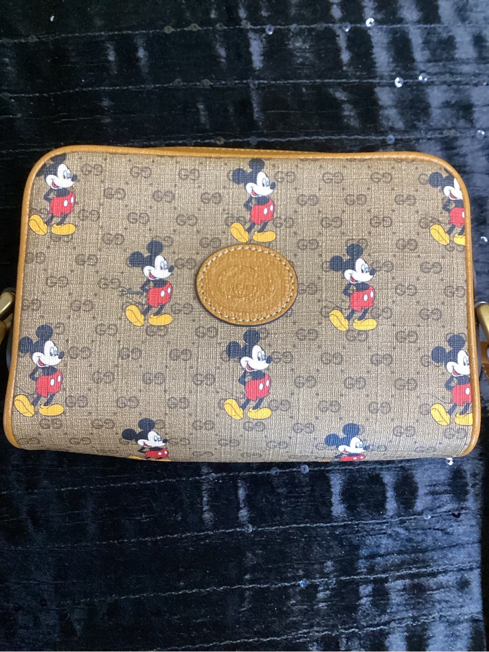 Disney x Gucci Mickey Mouse Crossbody Crossbody Camera Bag - Picture 2 of 16